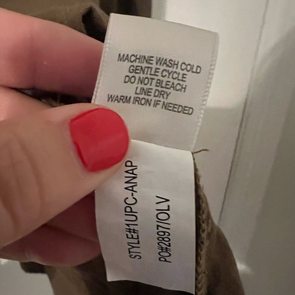 Loralette Olive Green Blouse with embroidered sleeve detail size 1X (M108) - Picture 6 of 10